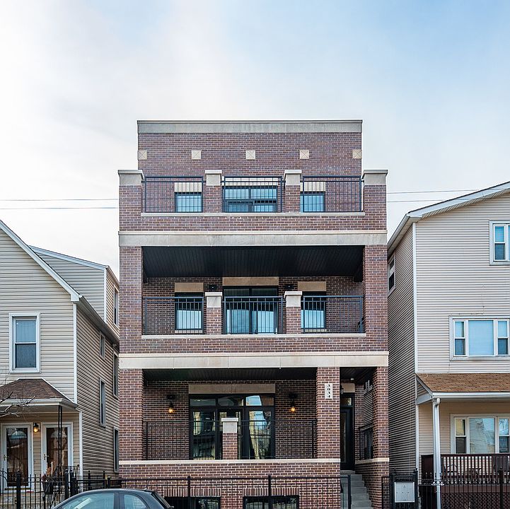 1st image of 3034 N Clybourn Ave #1