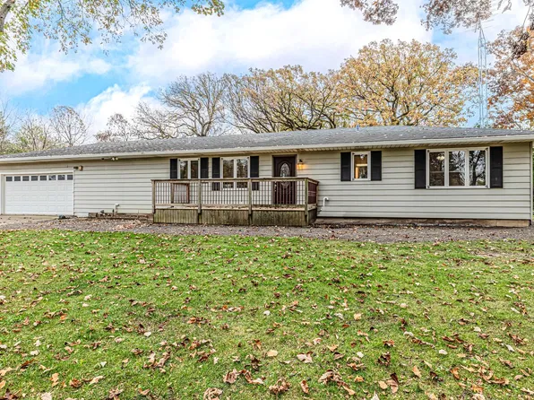 12323 W Hickory Ln, Beach Park, IL 60099