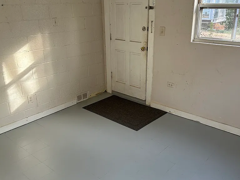 2503 Everett Ave #B — Photo 2