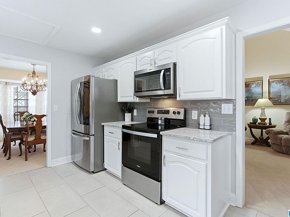 4th image of 204 Port South Ln