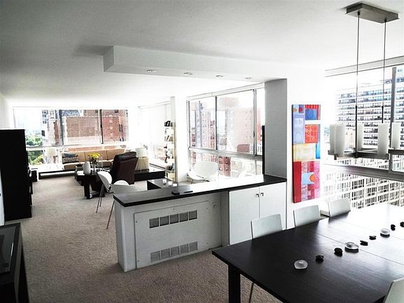 2nd image of 320 W Oakdale Ave APT 1703