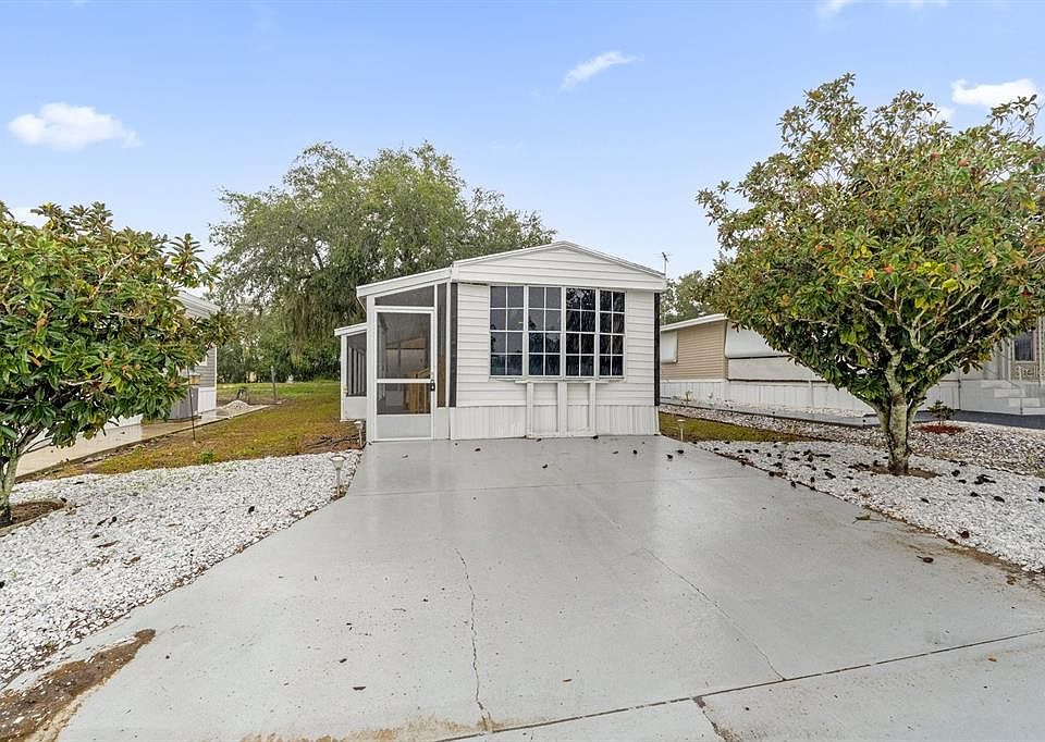 1st image of 23 FAIRVIEW DRIVE N