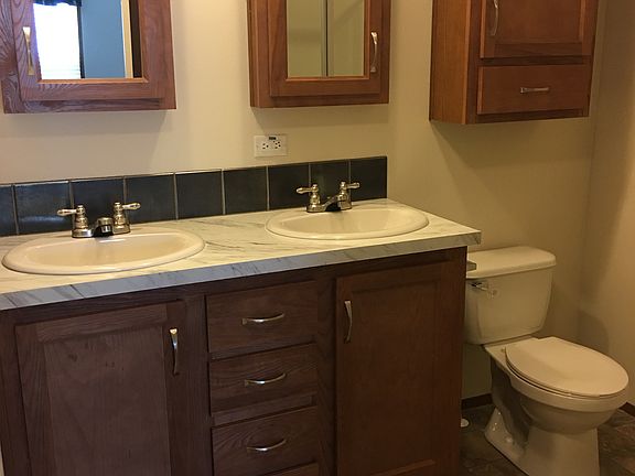 4th image of 263 Rockford Cir