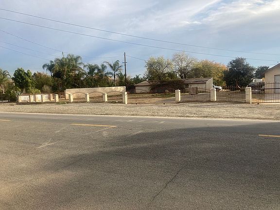 4th image of 18251 Marygold Ave