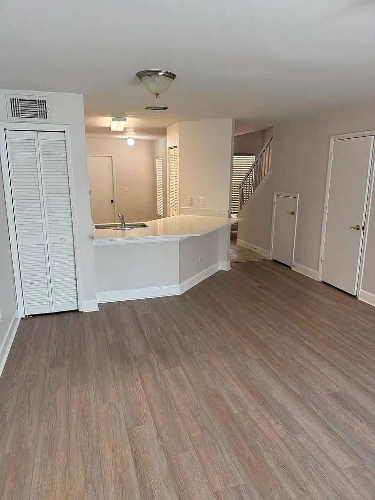 2 bed, 2.5 bath, 1228 sqft, $2,050 — Photo 4
