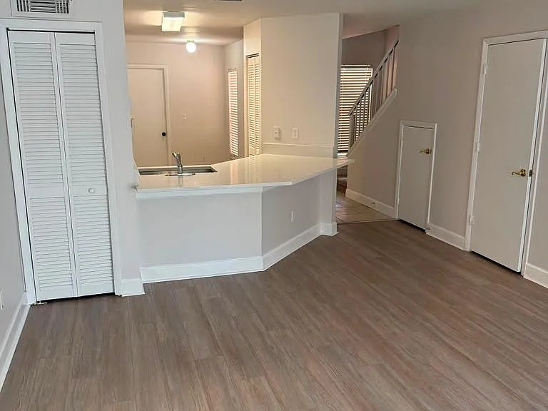 4905 Walden Cir #5 — Photo 1