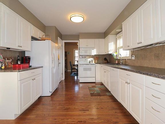 5th image of 5009 NW Coves Dr