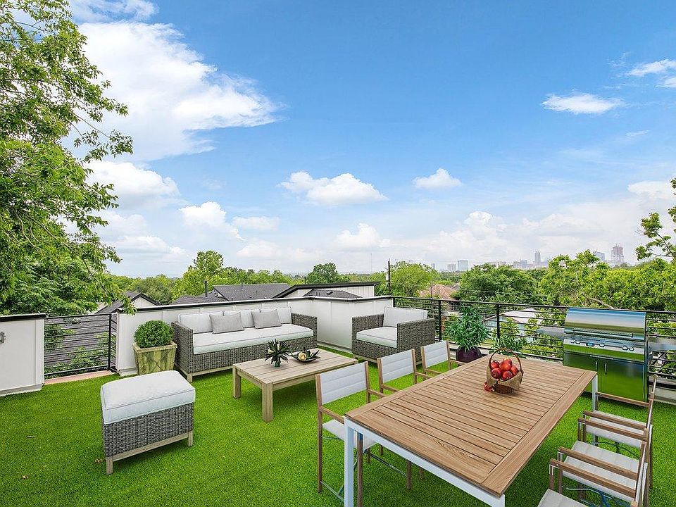 Austin Downtown city views and rooftop deck!