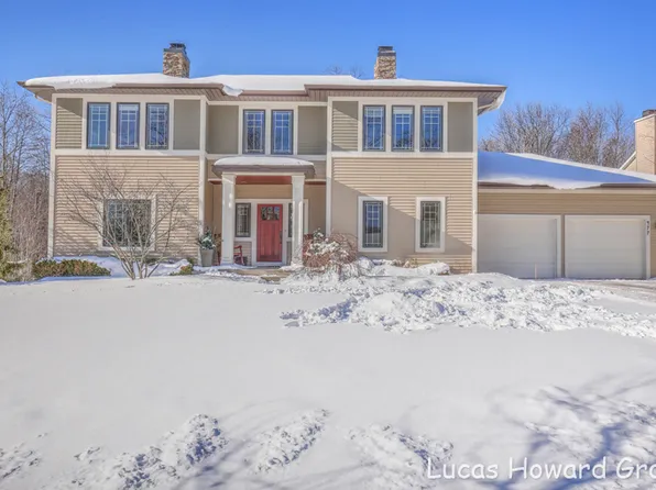 477 Morraine Hl SE, Ada, MI 49301