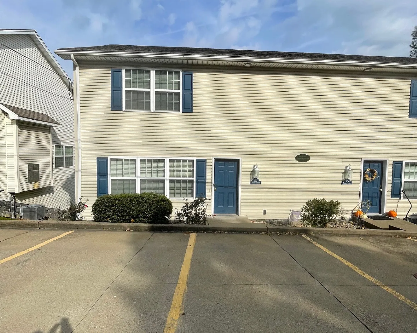 4 bed, 1456 sqft, $1,800 — Photo 1