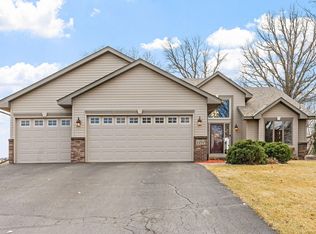 1252 Irvine Dr, Hanover, MN 55341