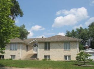 7953 Latrobe Ave, Burbank, IL 60459