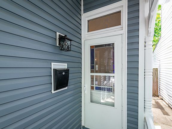 4th image of 1508 Woodburn Ave
