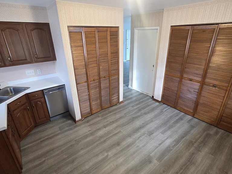 1512 Robeson Ave — Photo 5