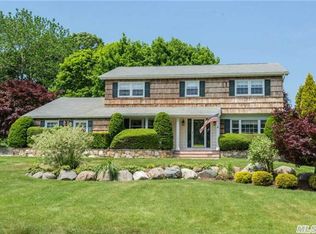 3 Vingut Ln, Setauket, NY 11733
