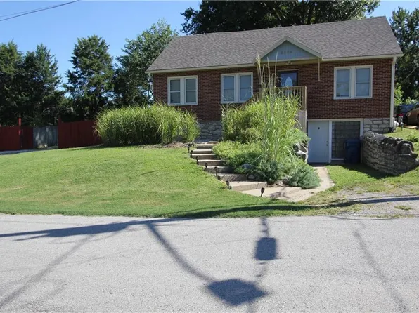 9809 E 25th St, Independence, MO 64052