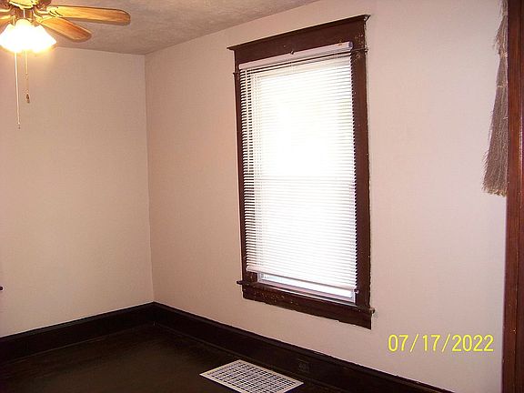 Front Room towards Porch