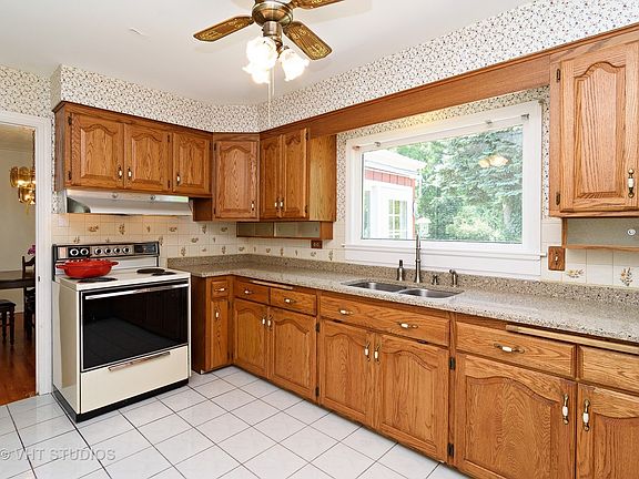 3rd image of 506 S I Oka Ave