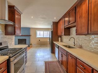 8224 Dellwood Rd NE, Albuquerque, NM 87110