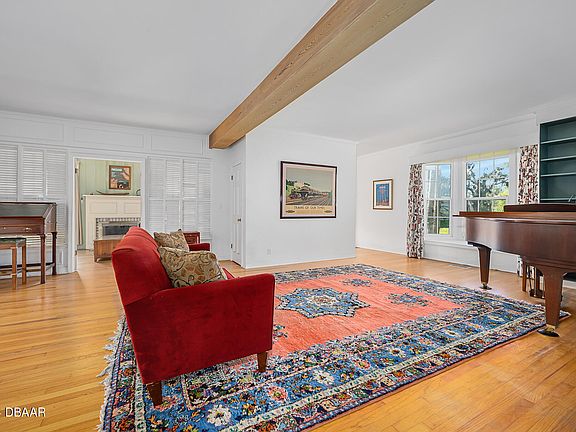 5th image of 307 John Anderson Dr