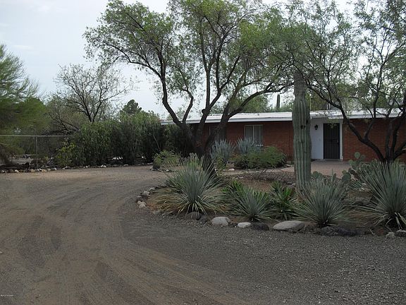 2nd image of 1131 W Camino Desierto #A