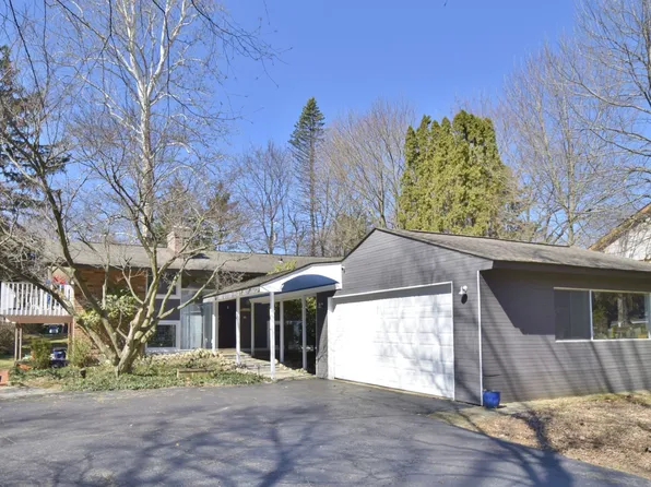 7160 Wing Lake Rd, Bloomfield Hills, MI 48301