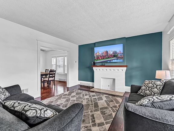 4th image of 176 Commonwealth Ave #1