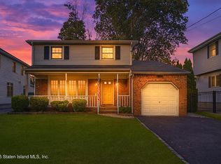 207 Oak Ave, Staten Island, NY 10306