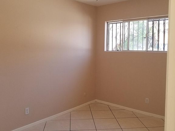 4th image of 464 3/4 S Bonnie Beach Pl
