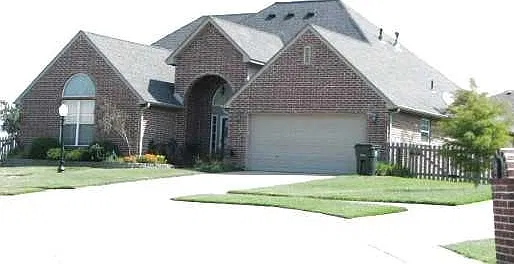 3 bed, 2273 sqft, $2,125 — Photo 1