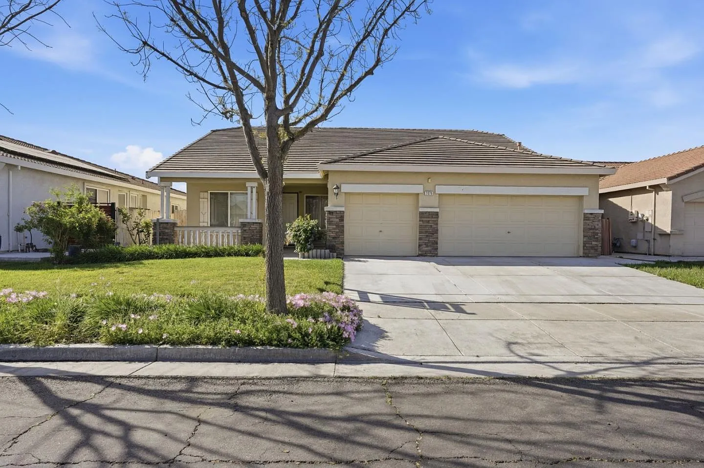 2076 Venezia St photo 1