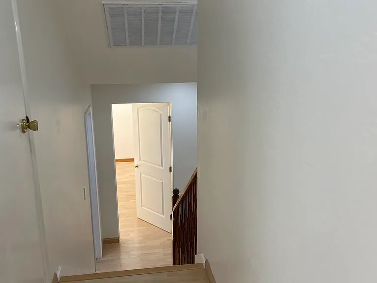 1240 Oak Knoll Dr — Photo 45