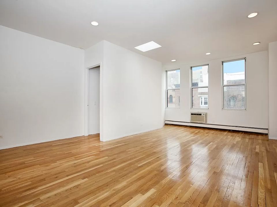 1st image of 120 Manhattan Ave APT 4A