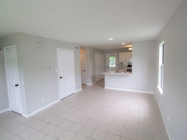 1509 Olympic Blvd — Photo 4