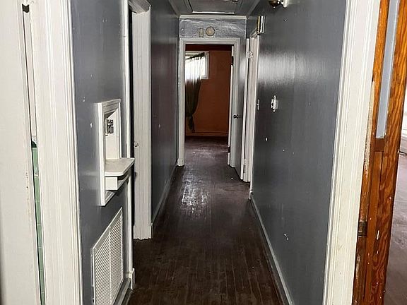 5th image of 1442 E Rebecca Dr