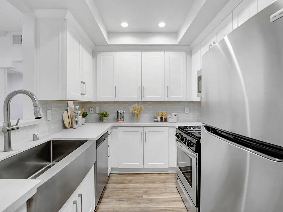 311 S. Swall Drive Apartments