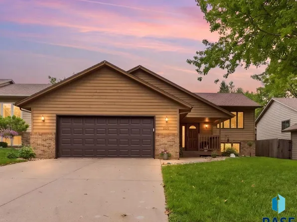 5024 E Fernwood Dr, Sioux Falls, SD 57110
