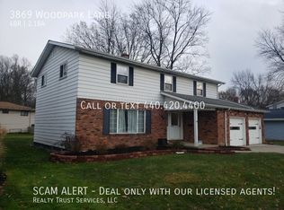 3869 Woodpark Ln, North Olmsted, OH 44070