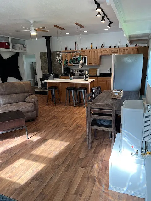 1 bed, 1200 sqft, $1,800 — Photo 3