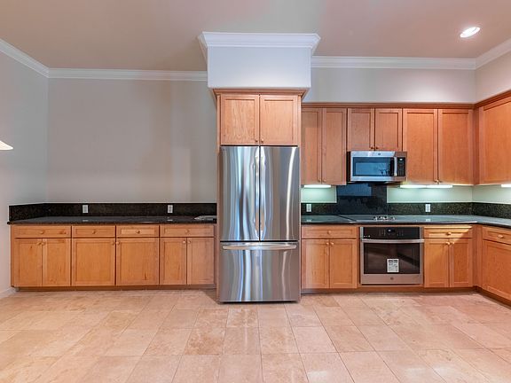 4th image of 111 Saint Matthews Ave APT 401