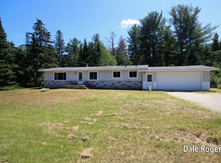 2565 Pinewood Cir, Cheboygan, MI 49721