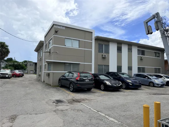70 NW 77th St, Miami, FL