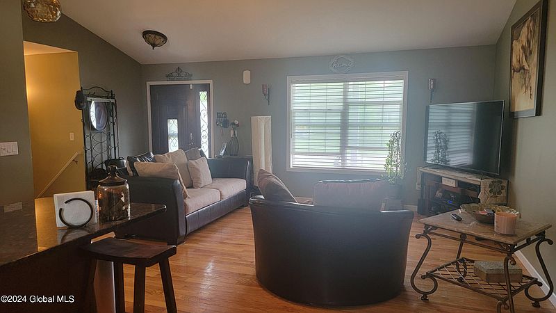 5th image of 13 Middleton Drive