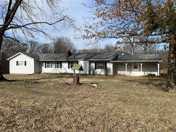 7 W Loop Rd, Winfield, MO 63389