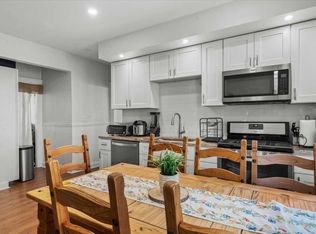 7 Wyman St APT 1, Worcester, MA 01610