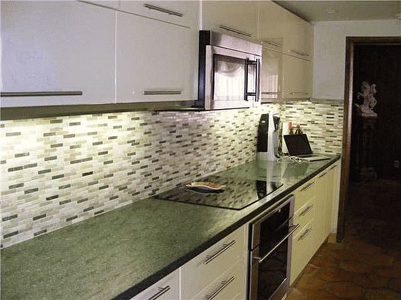 2nd image of 3017 Lakewood Ln #307