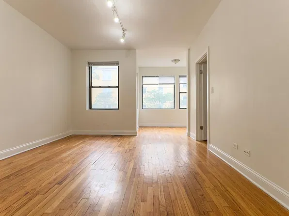 3216 W Argyle St #1, Chicago, IL 60625