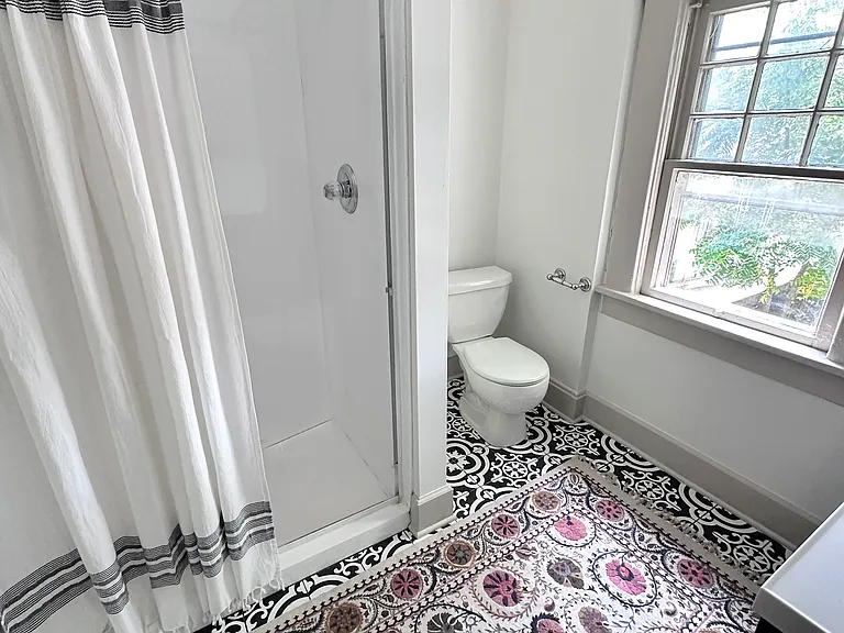 181 E Northwood Ave — Photo 16
