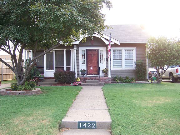 2nd image of 1432 S Jamestown Ave