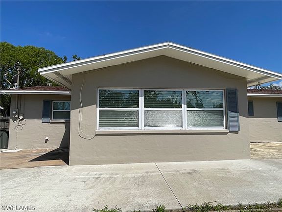 5th image of 262 Dover Dr